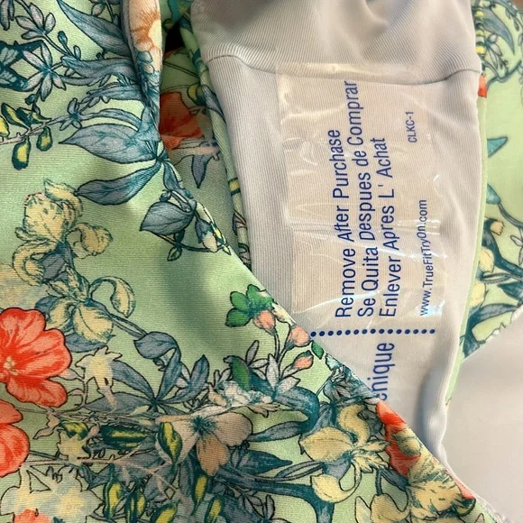 VICTORIA'S SECRET Wrap Halter One-Piece
Swimsuit in teal floral print Size M NEW - Picture 4 of 5